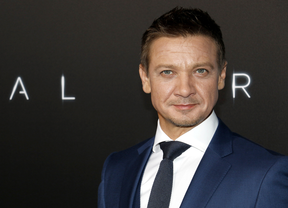 Jeremy Renner erstmals wieder auf rotem Teppich nach fast tödlichem Unfall