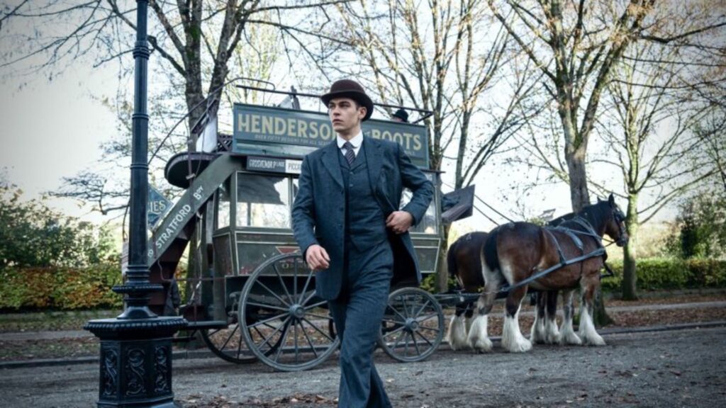 Hero Fiennes Tiffin spielt jungen Sherlock Holmes in neuer Serie